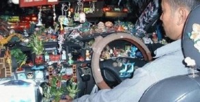 interieur taxi pakistanais